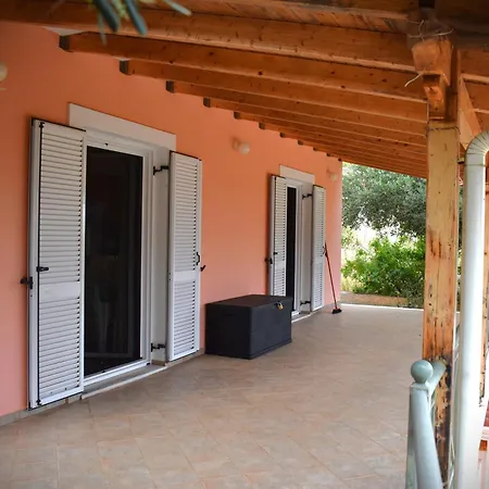 Under The Pine Tree Ferienhaus *